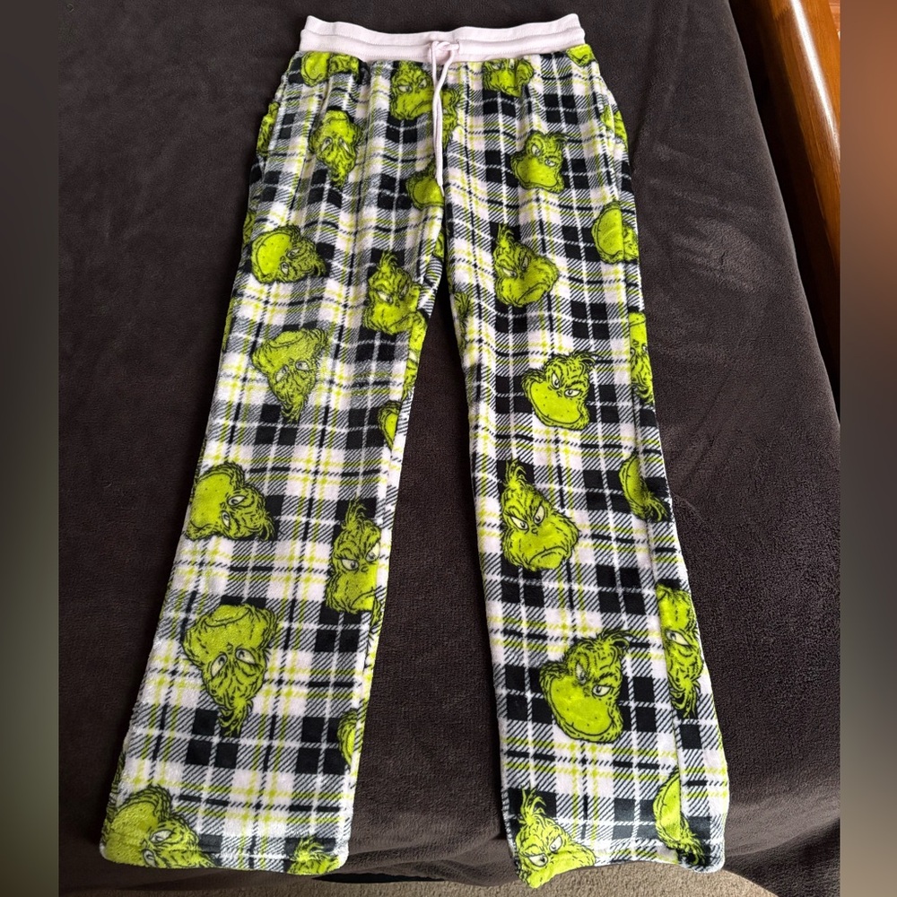 Women’s Medium Grinch Pajama Pants with pockets - Green and Black